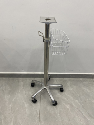 Monitore de sinais vitais da UTI monitor multiparâmetro do paciente ao lado da cama